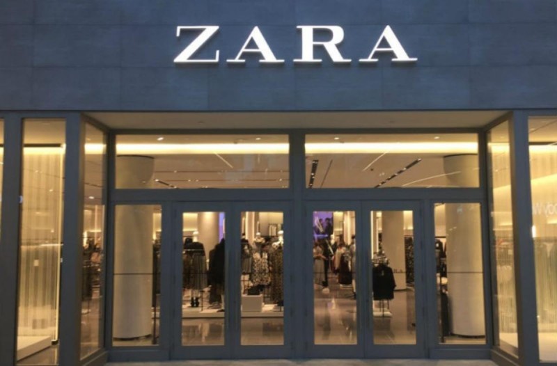 ZARA: Ξεκινούν οι προσφορές από τη Δευτέρα - Το τέλειο φόρεμα που κοστίζει μόνο 9,99 ευρώ