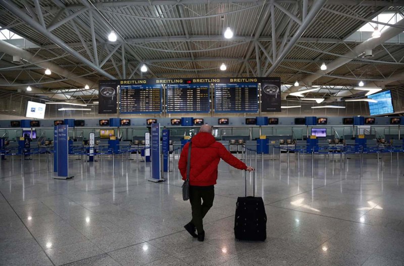 Κορωνοϊός: Σε 7ήμερη καραντίνα οι επιβάτες από τις διεθνείς πτήσεις - Τι θα ισχύει για όσους έρχονται από την Βρετανία