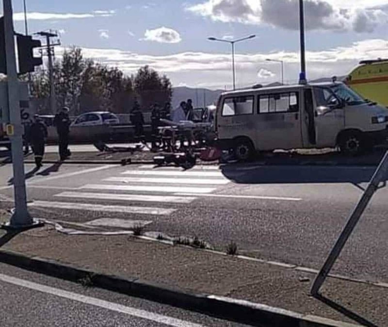 Στο Αγρίνιο πραγματοποιήθηκε ένα σοβαρό τροχαίο ανάμεσα σε δύο οχήματα.