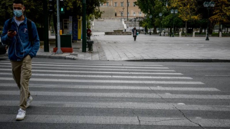 Ώρα ανακοινώσεων: Τα μέτρα που έρχονται στην Αθήνα μετά την έκρηξη των κρουσμάτων