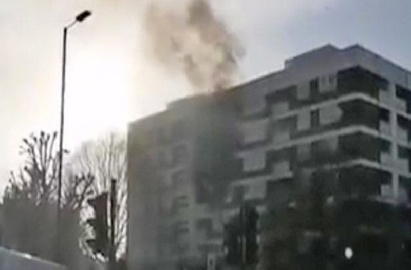Λονδίνο: Μεγάλη φωτιά σε πολυκατοικία - Φόβοι για εγκλωβισμένους