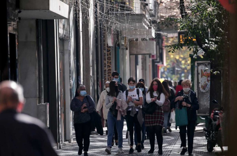 Μάσκες μέχρι και το φθινόπωρο