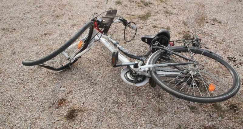 Ένας ποδηλάτης έχασε τη ζωή του στη Λάρισα όταν παρασύρθηκε από αυτοκίνητο.