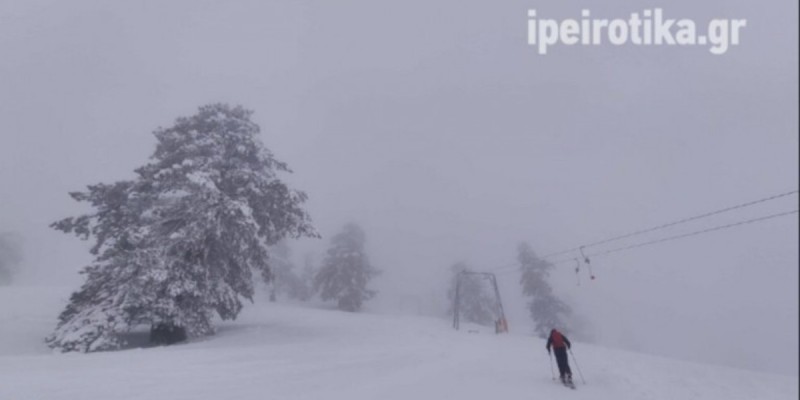 Ένα μαγευτικό θέαμα επικρατεί στην Βασιλίτσα διότι καλύφθηκε από το πολύ χιόνι.