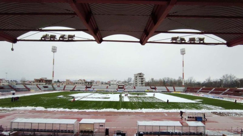 Αναβλήθηκε το Λάρισα - ΑΕΚ λόγω της πυκνής χιονόπτωσης