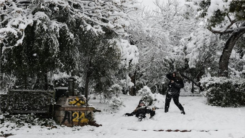 Ντυμένη στα λευκά η Αθήνα από την κακοκαιρία Μήδεια