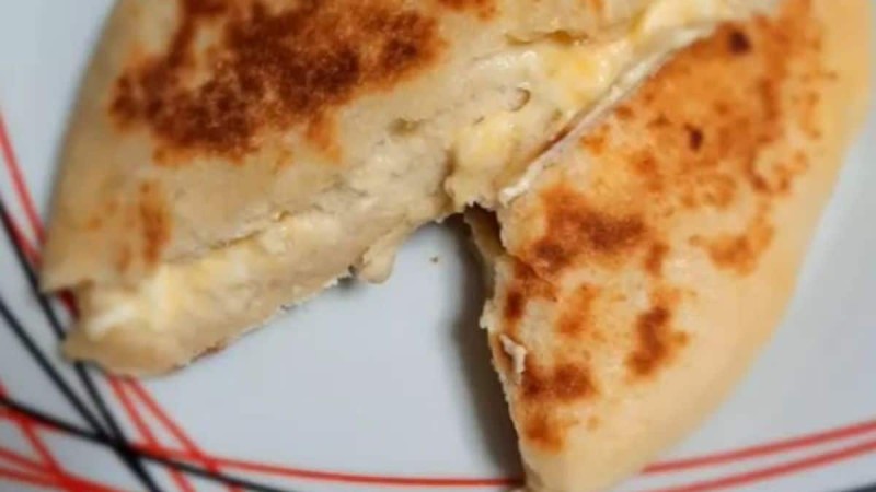 Γεμιστά τηγανόψωμα με τυρί