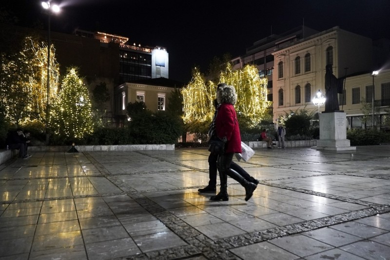 Ο κύβος ερρίφθη: Τι ανακοινώνει αύριο η κυβέρνηση πριν το γενικό lockdown