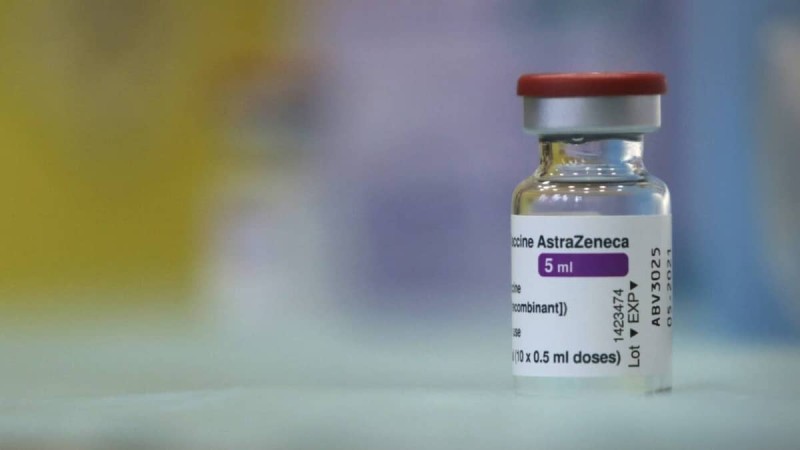 Κορωνοϊός: Ραγδαίες εξελίξεις με το εμβόλιο της AstraZeneca για τους άνω των 65 ετών