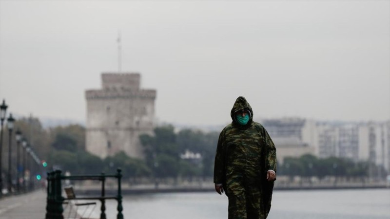 Συναγερμός στη Θεσσαλονίκη: Σήμα κινδύνου μετά το κρούσμα της νοτιοαφρικανικής μετάλλαξης - Τι θα γίνει με το εμβόλιο