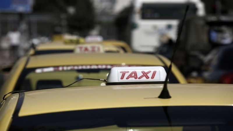 «Πιάτσα» κορωνοϊού στη Χαλκίδα: Ταξιτζής έσπασε την καραντίνα και έπαιρνε κούρσες