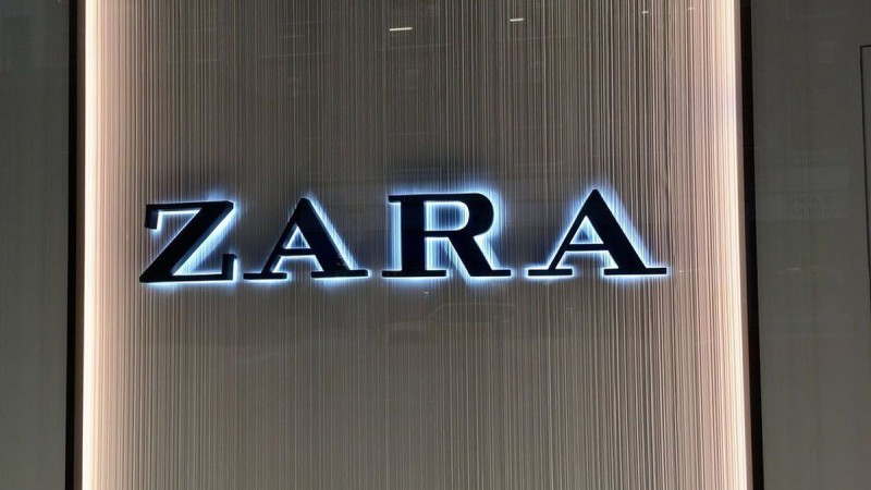 ZARA: Αγοράστε πλεκτή φούστα midi μόνο με 7,99€ από 22,95!