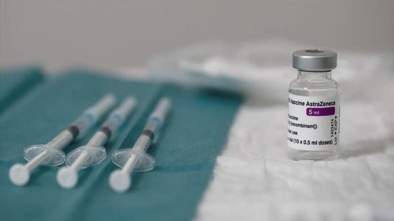 Κορωνοϊός: Εξηγήσεις έδωσε η AstraZeneca για τις θρομβώσεις που παρουσιάστηκαν μετά τον εμβολιασμό