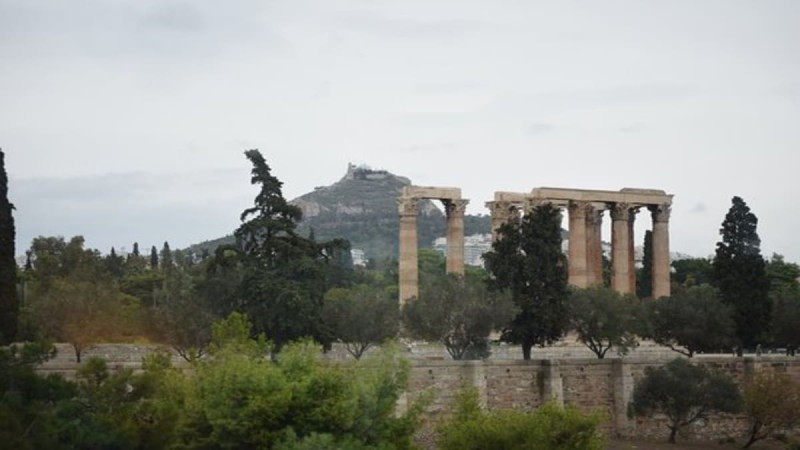 Καιρός σήμερα: Συννεφιασμένη Παρασκευή με μικρή άνοδο της θερμοκρασίας 