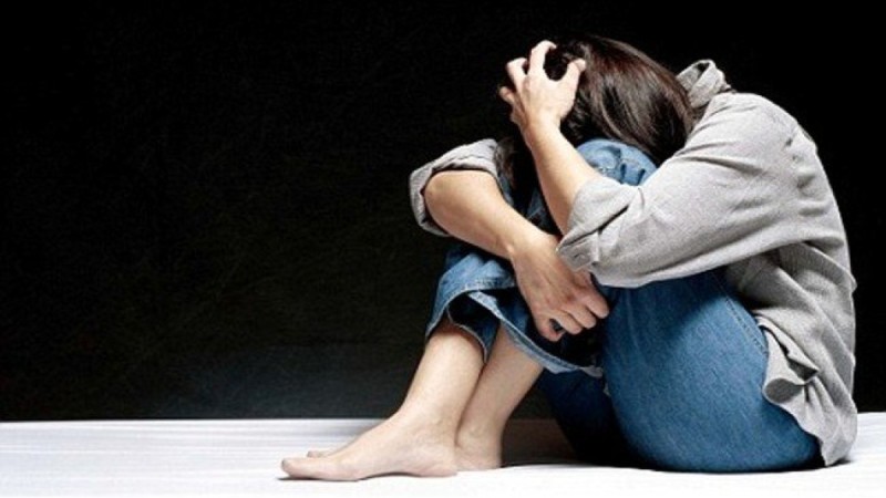 40χρονος βίασε 22χρονη κόρη φίλου του στη Λάρισα