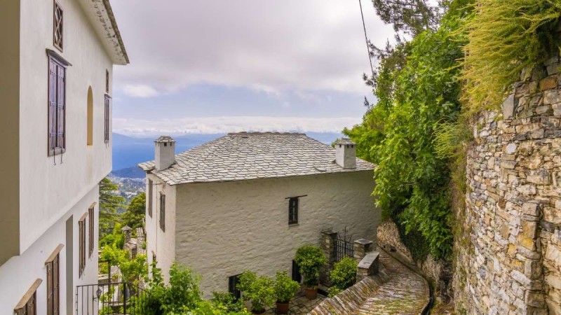 Μακρινίτσα: Το χωριό του Πηλίου με την ωραιότερη πλατεία της ορεινής Ελλάδας!