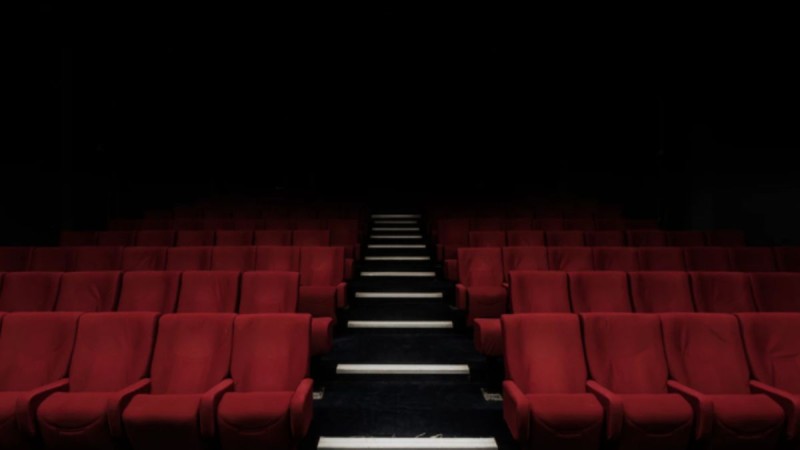 Παρενόχληση στο θέατρο: «Σκάνε» σοβαρές καταγγελίες για δυο γνωστούς σκηνοθέτες