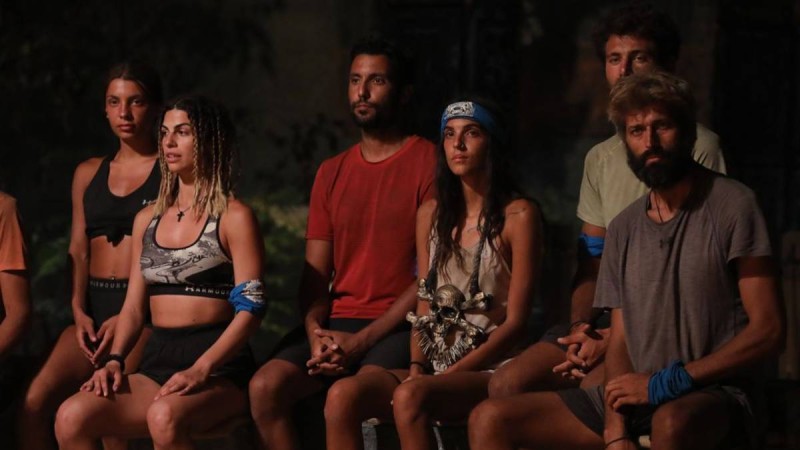 Survivor 4: Πρώτο «χτύπημα» στην νέα κλίκα - Αποχώρησε ο Γιώργος Ταβλαδάκης