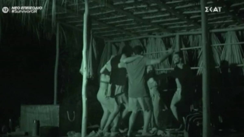 Survivor 4: Αδιανόητο σκηνικό στην «μπλε» παραλία - Το παρεάκι έκανε ίντριγκες και οι άλλοι… χόρευαν