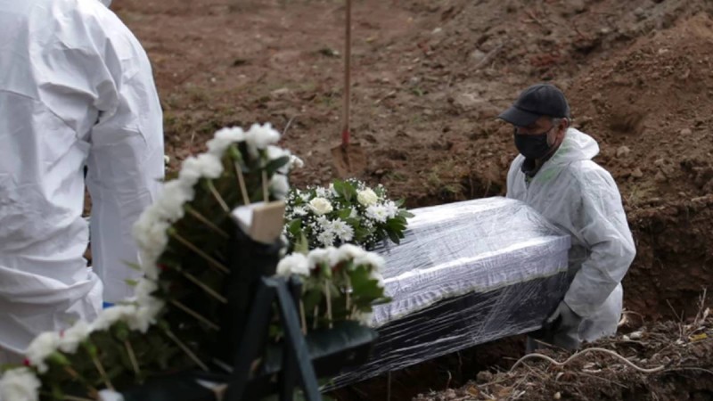 Δραματική η κατάσταση στα νεκροταφεία της Θεσσαλονίκης: «Τον έφεραν σε μαύρη σακούλα και τον άφησαν άταφο»