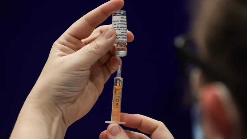 Κορωνοϊός - Εμβολιασμοί: Ξεκινούν από σήμερα οι αιτήσεις για ραντεβού στις ηλικίες 65-69