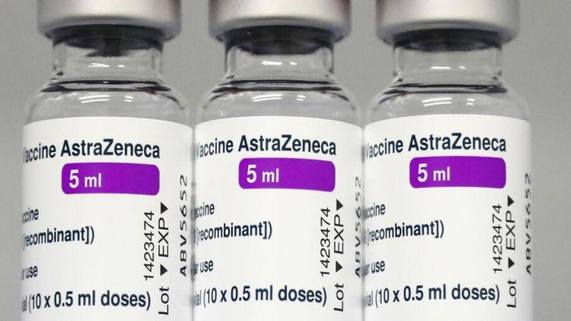 Παππούς έκανε το εμβόλιο της AstraZeneca χωρίς να το καταλάβει και άρχισε να βρίζει!