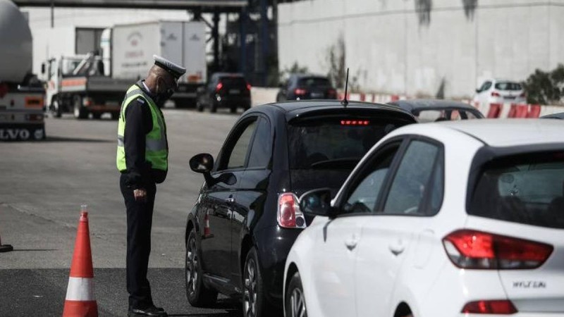 «Εγώ θα πάω να κάνω Πάσχα με το νεκρό 9χρονο παιδί μου…»: Λύγισαν οι αστυνομικοί στα διόδια