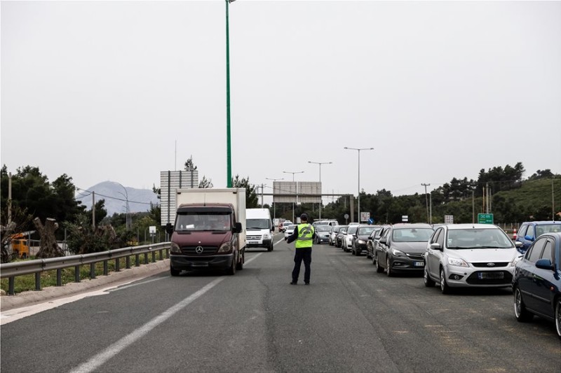 Μπλόκο ήταν και... πάει: Πάνω από 13.000 οχήματα έφυγαν σήμερα για επαρχία - Μόλις 200 ΙΧ γύρισαν πίσω!