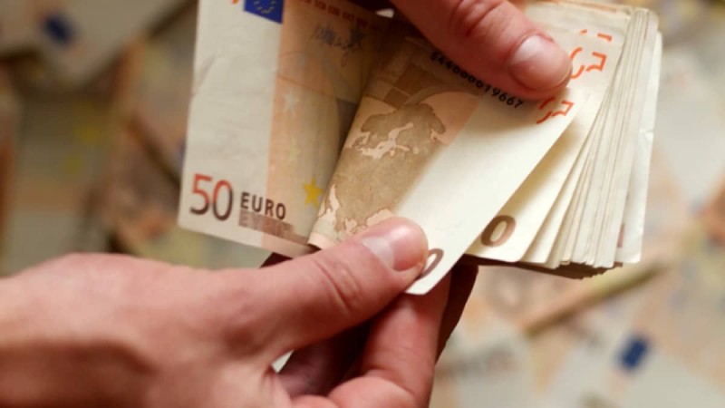 Επίδομα 400 ευρώ: Πληρώνονται οι δικαιούχοι - Ανακοινώθηκε πότε μπαίνουν τα χρήματα!
