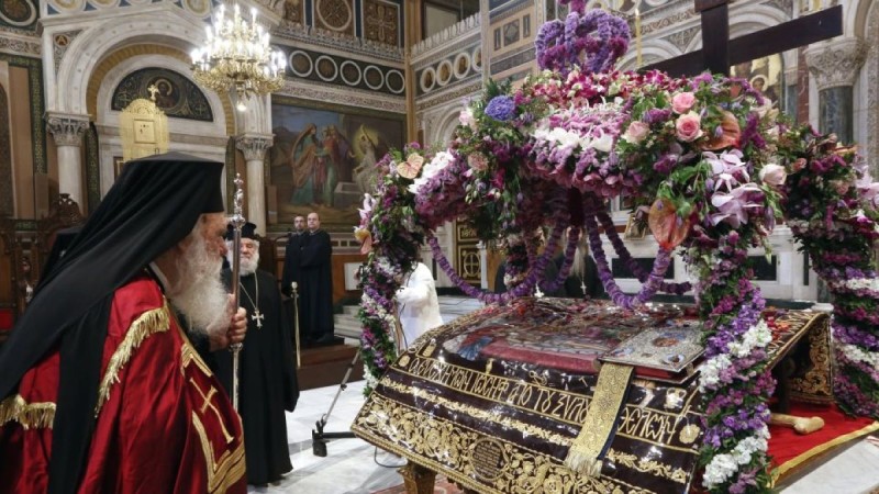 Μεγάλη Παρασκευή: Δείτε LIVE την Ακολουθία και την περιφορά του Επιταφίου από τη Μητρόπολη Αθηνών