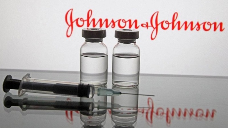 Εμβόλιο Johnson & Johnson: Αναστέλλονται στις ΗΠΑ οι εμβολιασμοί λόγω περιστατικών θρόμβωσης