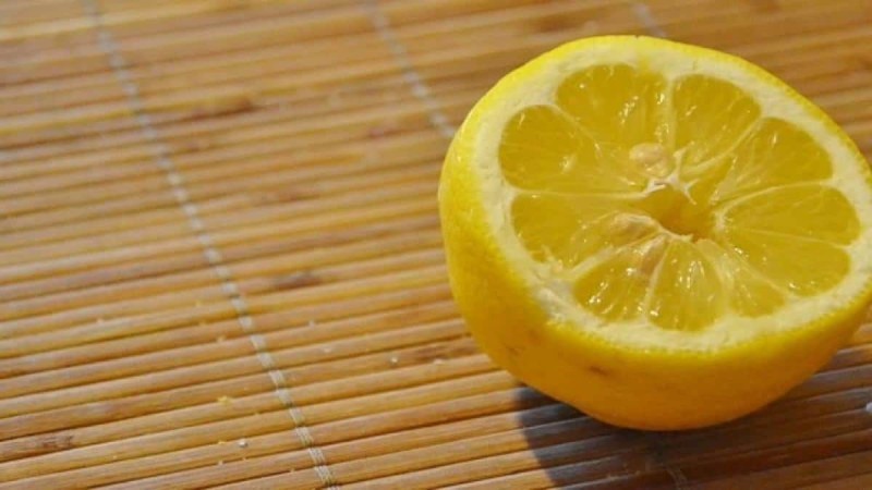 Να γιατί πρέπει πάντα να καταψύχουμε τα λεμόνια μας