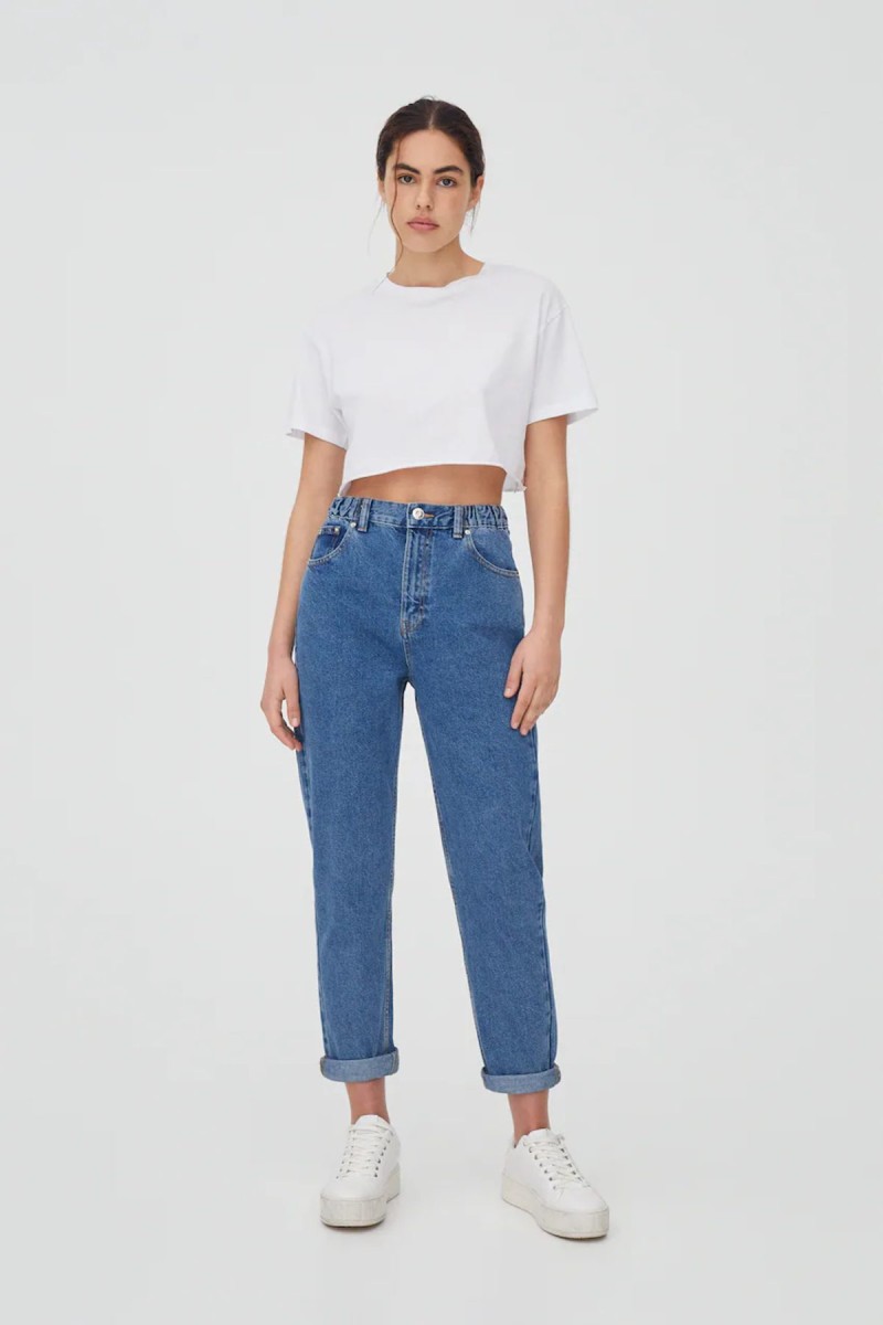 Mom Jean από τα Pullandbear μόνο 19,99€