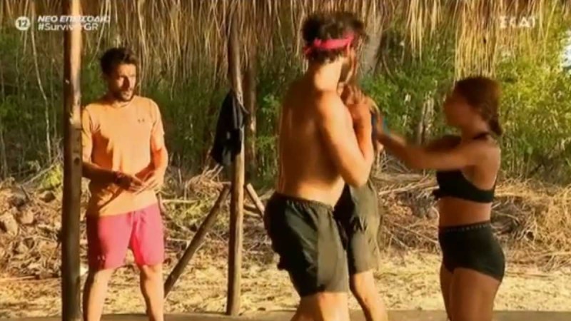 Survivor 4: Μοναδικό έπος - «Ντάφυ» και Ασημακόπουλος... παίζουν ξύλο στην παραλία