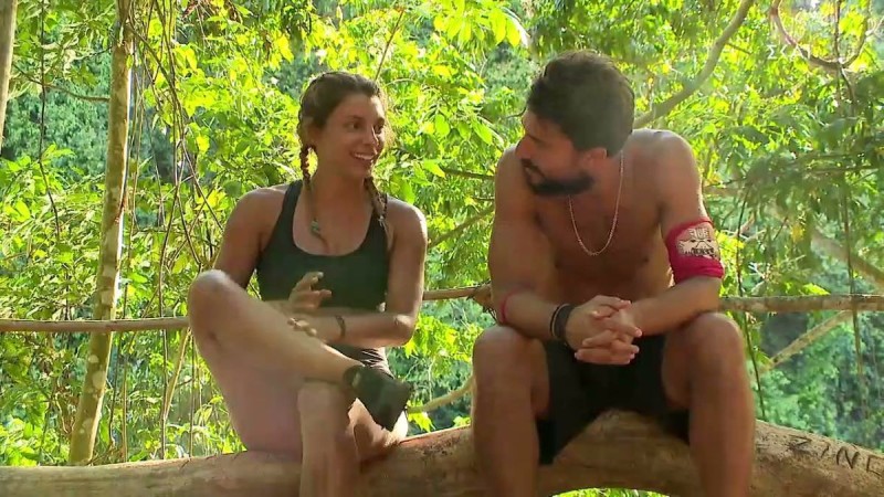 Survivor 4: Ερωτικά πειράγματα Μαριαλένας σε Σάκη - «Σήμερα θα κλαις για πάρτη μου!» (Video)