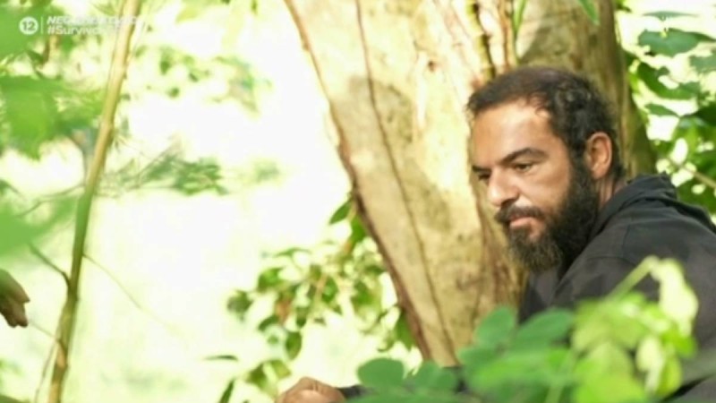 Survivor 4: Νέο «σόου» του Τριαντάφυλλου - Έδωσε... συνέντευξη για την υποψηφιότητά του στον Παππά