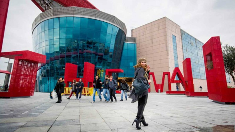 Άρση Μέτρων: Ανοίγουν αύριο τα Malls!