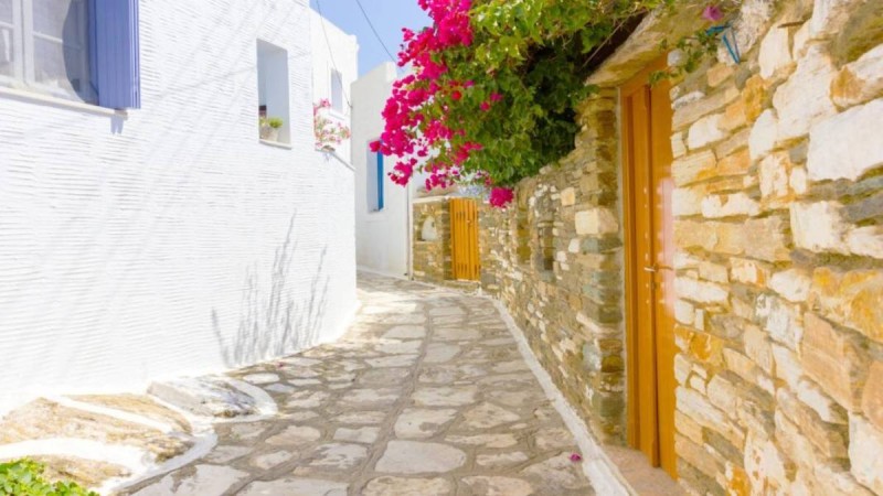 10 υπέροχα Ελληνικά νησιά με πανέμορφα χωριά και συμβουλές καθαριότητας για τα ξενοδοχεία από τον Τάσο Δούση (Video)
