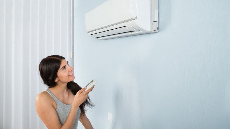 Τα συχνά λάθη που κάνουμε με το air condition στο σπίτι και αρρωσταίνουμε ή πληρώνουμε παραπάνω ρεύμα