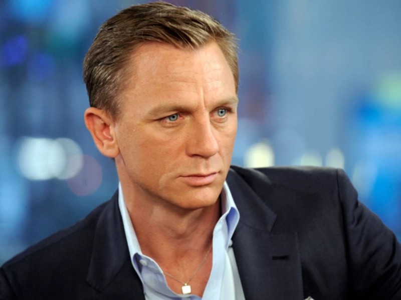 Daniel Craig