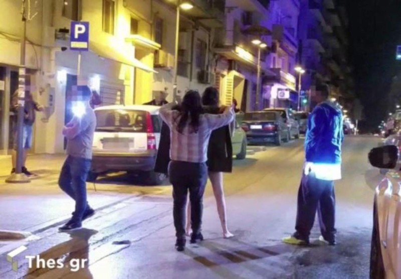 Θεσσαλονίκη: Γυναίκα βγήκε γυμνή σε κεντρικό δρόμο