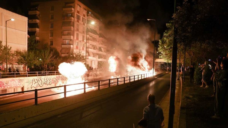 Πάσχα: Είδαν... Ανάσταση Χριστού και το γιόρτασαν σε όλη την Ελλάδα