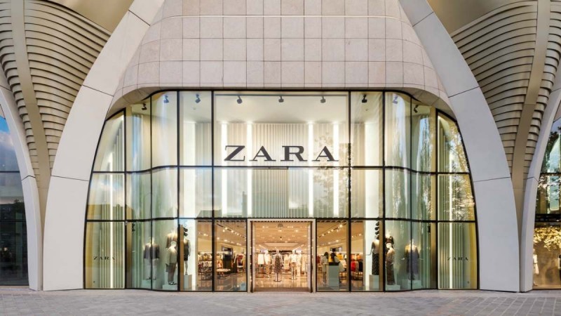 ZARA: Τρέξε να προλάβεις το top μόνο με 4,99€