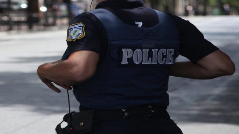 Έλληνας αστυνομικός ζητάει οικονομική ενίσχυση για να κάνει εγχείρηση αλλαγής φύλου