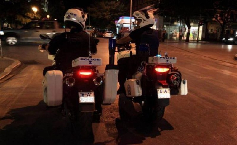 Θεσσαλονίκη: Επιτέθηκαν με μπουκάλια σε αστυνομικούς της ομάδας Ζ