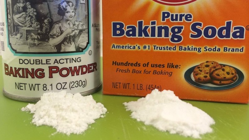 Σε τι διαφέρει το baking powder από τη μαγειρική σόδα;- Ποια τα οφέλη και ποιοι οι κίνδυνοι της δεύτερης;