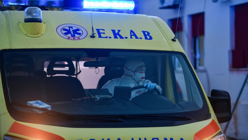 Θεσσαλονίκη: Στο νοσοκομείο δίχρονο κοριτσάκι που παρασύρθηκε από το Ι.Χ. του πατέρα της