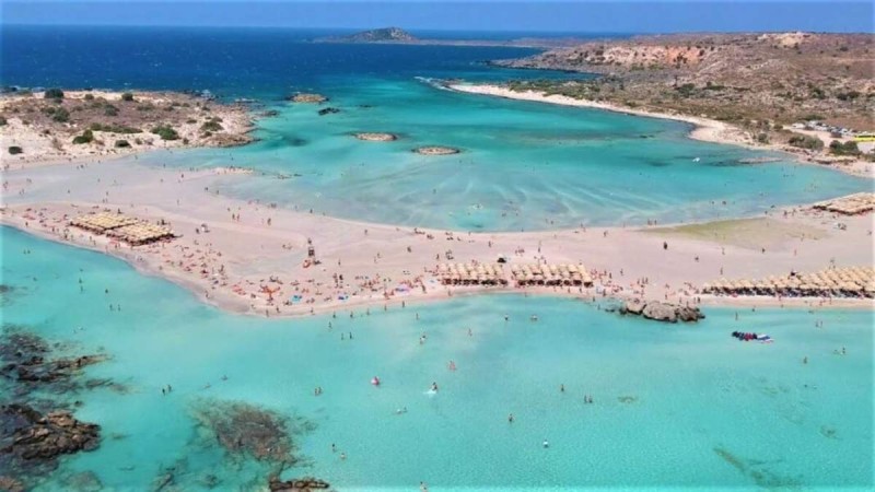 Tripadvisor: Τρεις ελληνικές παραλίες και δυο ελληνικά νησιά στη λίστα με τα καλύτερα του κόσμου
