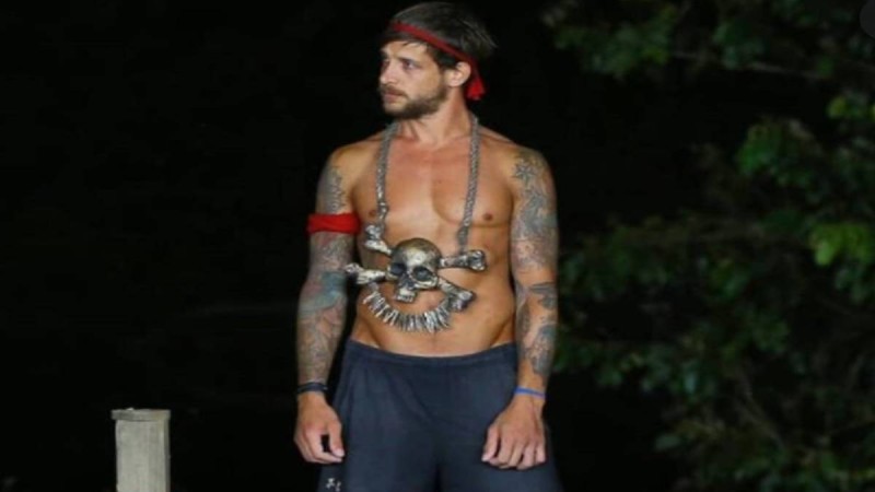 ΒΙΝΤΕΟ ΕΠΟΣ για τον Ηλία Μπόγδανο στο Survivor - Τον... γλέντησε ο Χάρρυ Κλυνν!