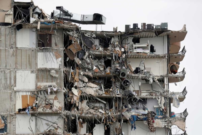 Κατέρρευσε πολυώροφο κτίριο στο Μαϊάμι